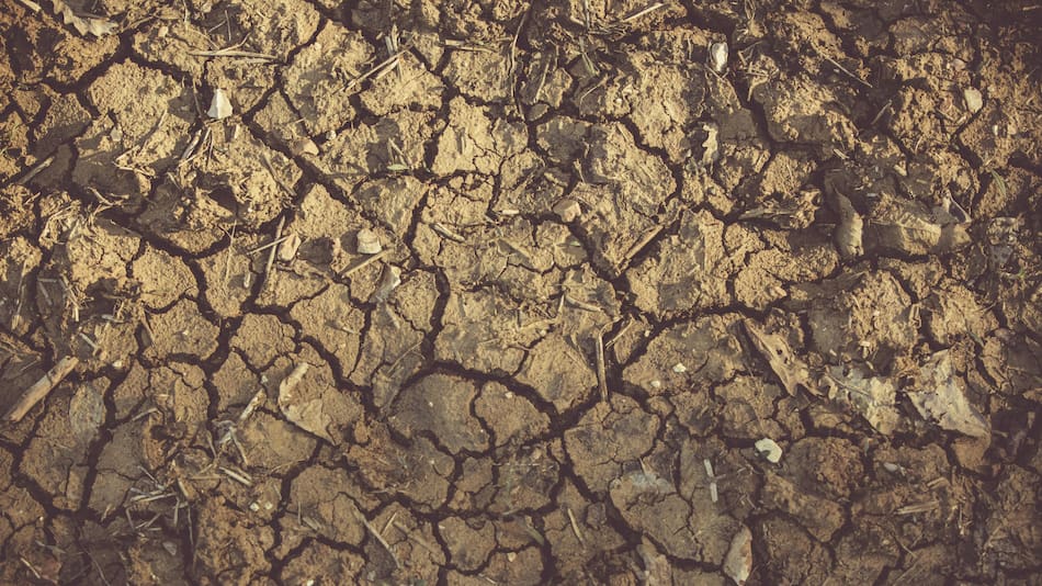 Tierra seca, sequía, agro. Foto: Pexels.