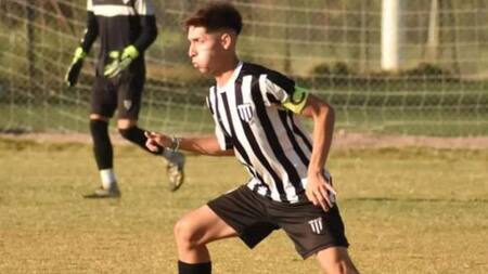 Fabricio Domínguez, futbolista de Gimnasia de Mendoza electrocutado. Foto: NA.