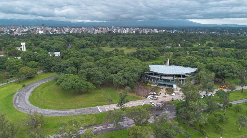 Rossana Chahla visitó las obras del emblemático Palacio de los Deportes, en el parque 9 de Julio.