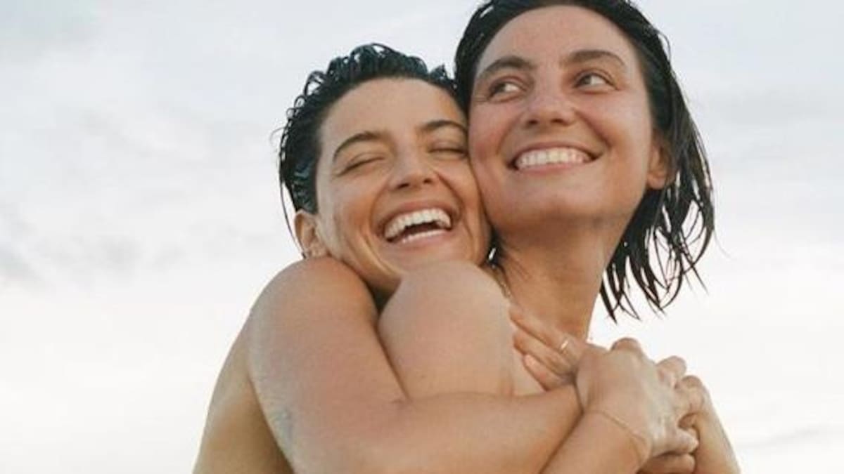 Calu Rivero desnuda con su amiga en Estados Unidos