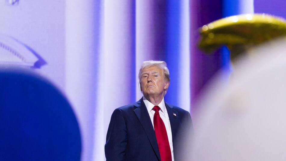 Donald Trump, tras el atentado del pasado 13 de julio. Foto: EFE.