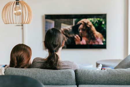 Televisor, tecnología, control remoto. Foto: Unsplash