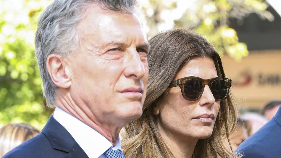 Mauricio Macri y Juliana Awada en misa, Salta, NA