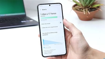 La batería del celular, cada vez menos autonomía. Foto: NA.