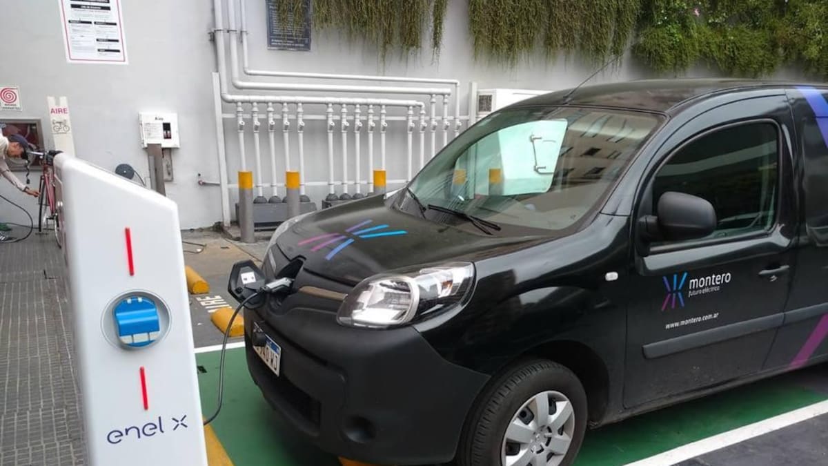 CARGADOR ELÉCTRICO