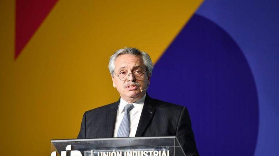 Alberto Fernández en la Cumbre de la UIA