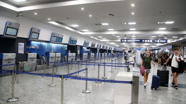 Operativo de seguridad en Aeroparque: hallaron una valija sin dueño y cancelaron todas las operaciones de vuelos