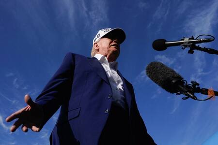 Donald Trump en la Base Aérea Andrews. Foto: Reuters (Nathan Howard)
