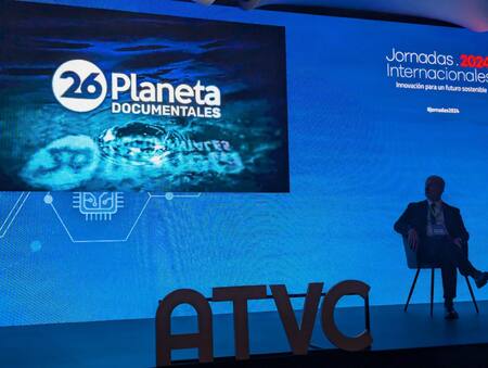 Andrés Repetto presentó la segunda temporada de 26 Planeta Documentales junto a Sofía Raimundez en las Jornadas Internacionales de la ATVC y CAPPSA. Foto: Canal26.com