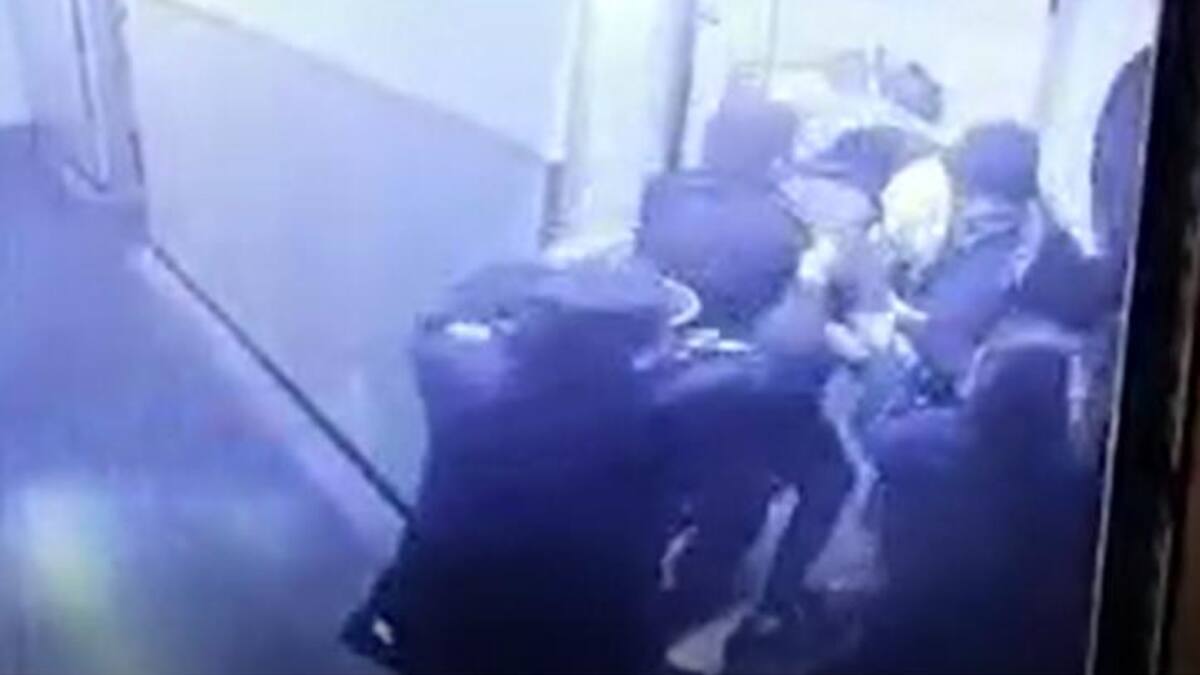 Los familiares de Giuliana Gómez no pudieron ser detenidos por la policia. Foto: Captura de video.