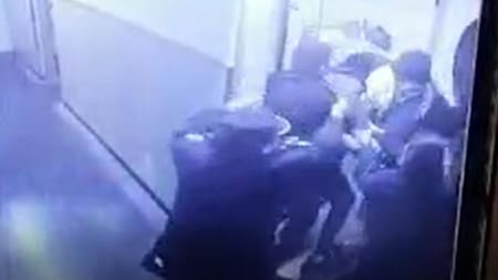 Los familiares de Giuliana Gómez no pudieron ser detenidos por la policia. Foto: Captura de video.