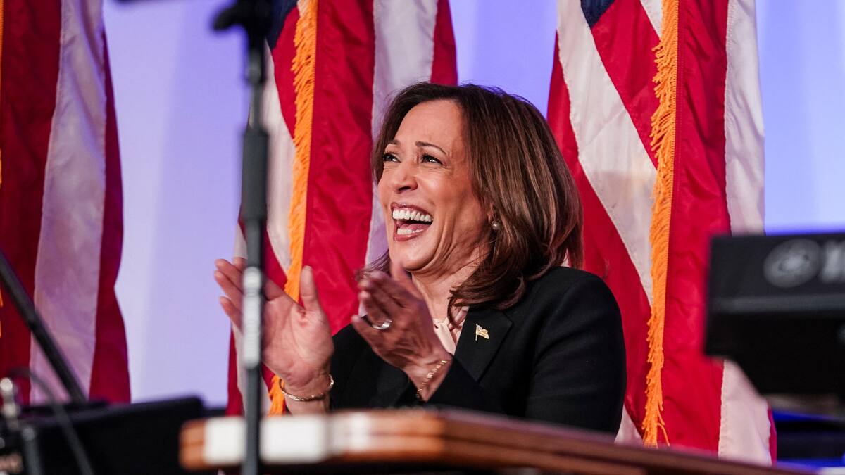 Kamala Harris festeja su cumpleaños haciendo campaña. Foto: Reuters