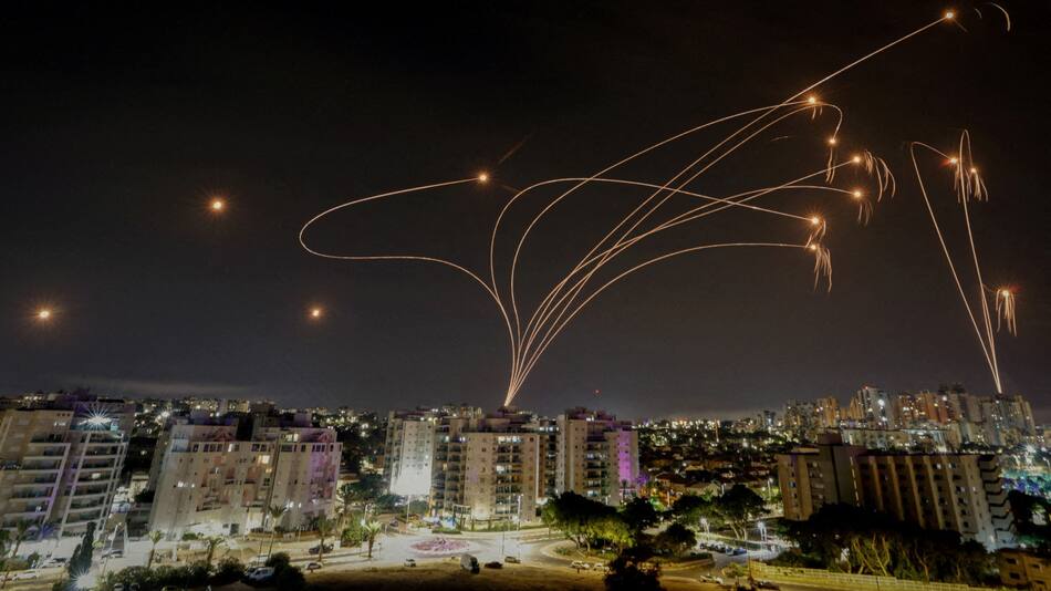 El sistema antimisiles Cúpula de Hierro de Israel intercepta cohetes. Foto: Reuters.