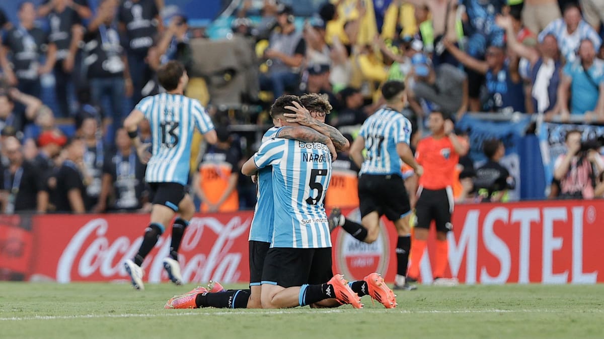 Racing vs Cruzeiro; final Copa Sudamericana. Foto: EFE