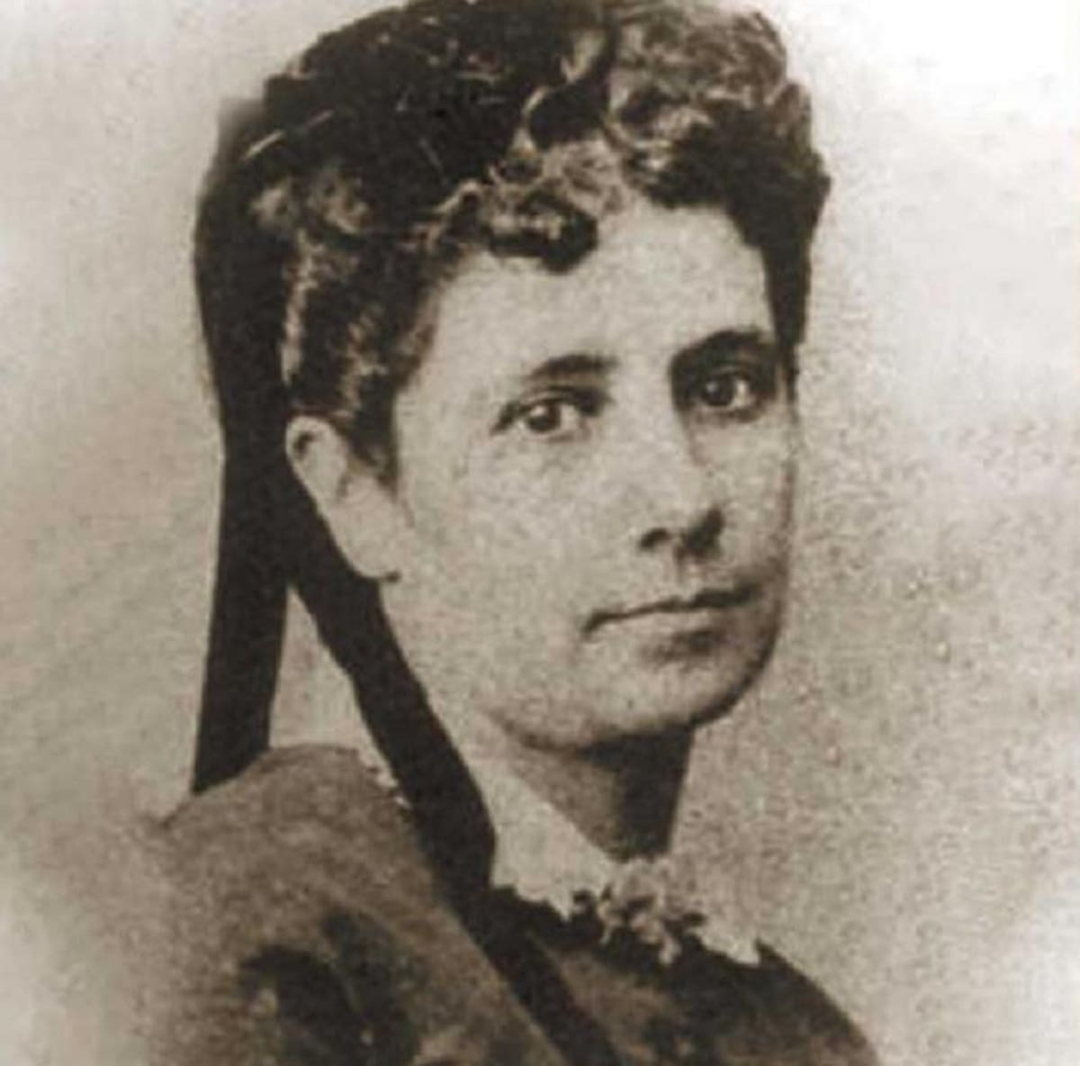 Aurelia Vélez Sársfield, historia