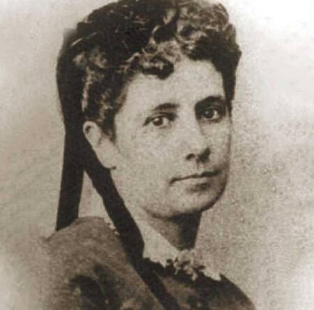 Aurelia Vélez Sársfield, historia