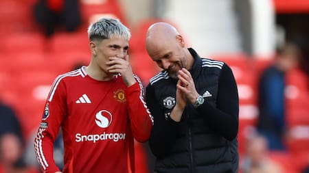 Alejandro Garnacho y Ten Hag en el Manchester United. Foto: REUTERS.