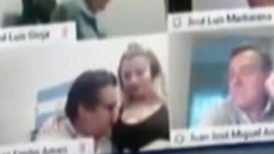 La Cámara de Diputados aprobó suspensión inmediata del diputado nacional del Frente de Todos por Salta Juan Emilio Ameri por ser registrado en plena sesión virtual manteniendo una escena de sexo con una mujer, NA