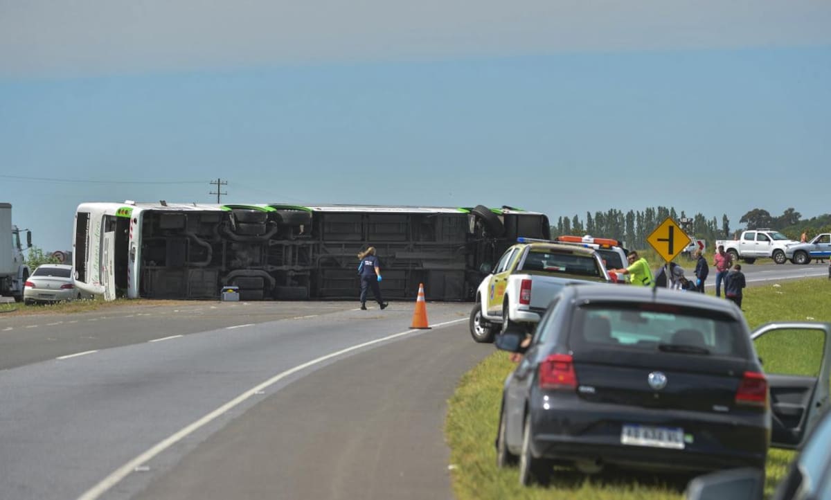 Accidente de micro fatal en Lezama, Ruta 2, NA