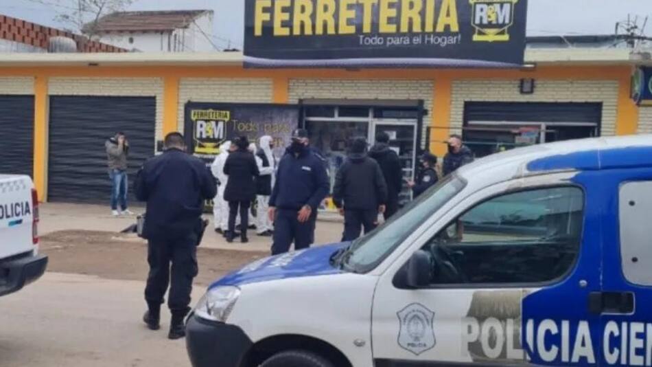 La ferretería asaltada, Zárate, NA