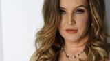 Lisa Marie Presley reveló en sus memorias que conservó el cuerpo de su hijo muerto en casa por 2 meses