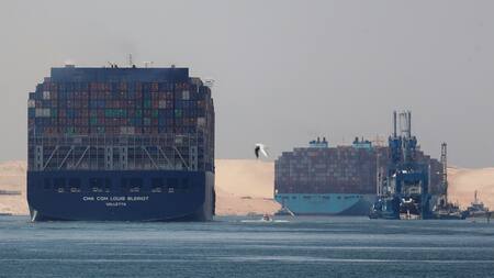 Fuerzas estadounidenses y británicas repelen el "mayor ataque" de los hutíes en el mar Rojo. Foto: Reuters