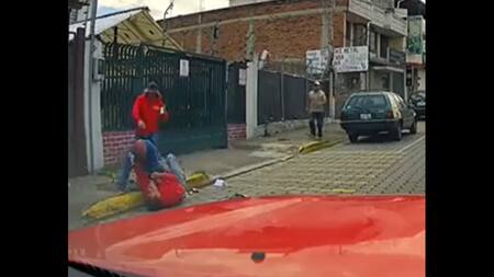 Cobarde golpiza a un hombre de 80 años.