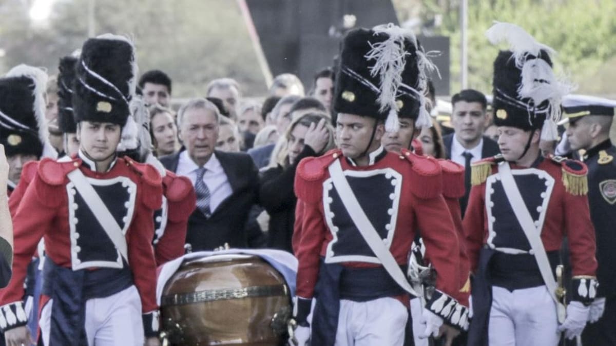 Último adiós a De la Sota: la despedida de su familia y dirigentes