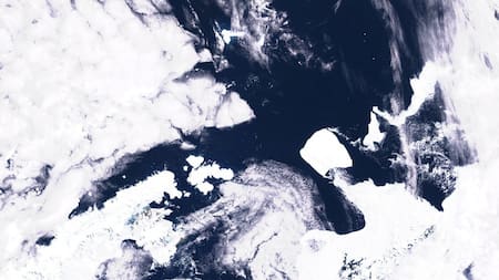 Imagen satelital del iceberg más grande del mundo visto en la Antártida. Foto: Reuters.