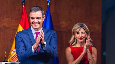 Pedro Sánchez y la líder de Sumar, Yolanda Díaz. Foto: Reuters.