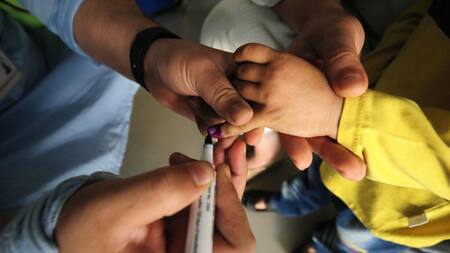 Campaña de vacunación contra la poliomielitis. Foto: EFE.