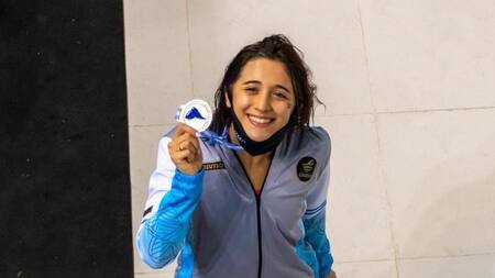 Delfina Pignatiello, medalla de oro en el Sudamericano de Natación