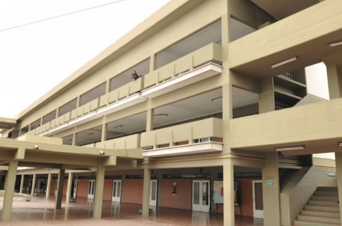 Escuela de Mendoza: apartaron a un profesor