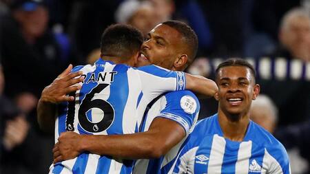 Premier League, Huddersfield vs. Wolverhampton, fútbol inglés, deportes, Reuters