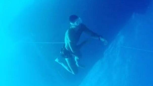 VIDEO: Cristiano Ronaldo se proclama "Dios del mar" y bucea en las profundidades sin tubo de oxígeno