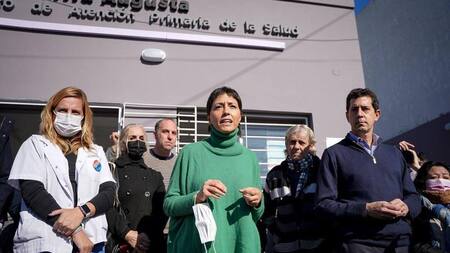 Mayra Mendoza junto a Wado de Pedro en Ezpeleta. Foto: Prensa.