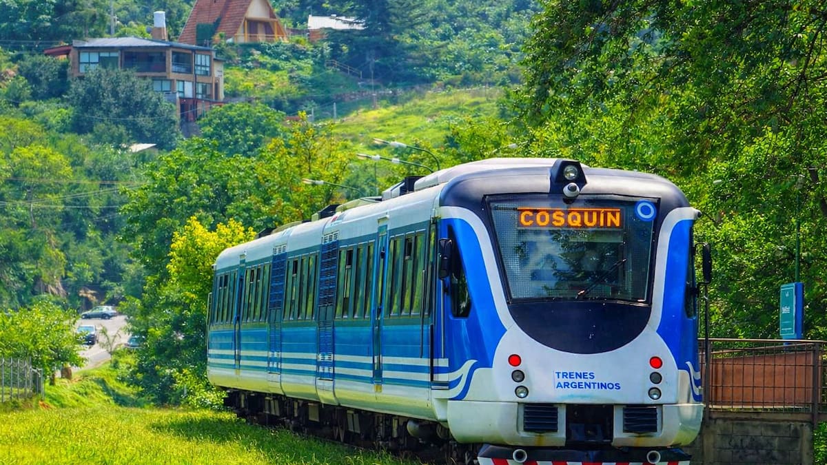 El Tren de las Sierras recorre el Valle de Punilla y conecta Córdoba con Capilla del Monte.