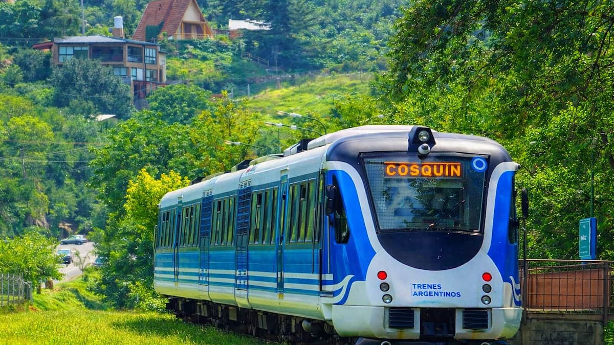 Por $700: así es el tren turístico que recorre montañas, ríos y pueblos de ensueño en Córdoba