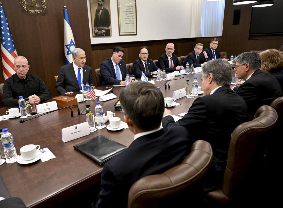 El secretario de Estado de EEUU, Antony Blinken, y el primer ministro israelí Benjamín Netanyahu , reunidos. Foto: EFE.