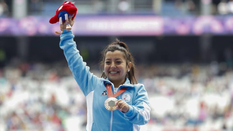 Antonella Ruiz Díaz, medalla de bronce en los Juegos Paralímpicos de París 2024. Foto: EFE.