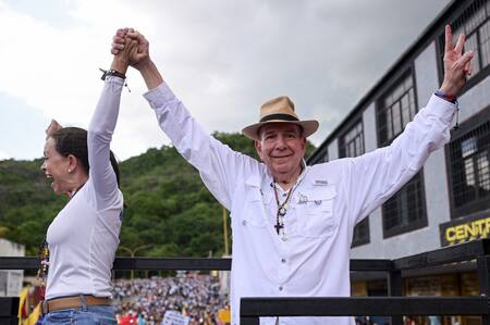 Edmundo Gonzalez y Maria Corina Machado. Foto: Reuters