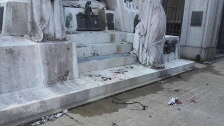 Explosión en mausoleo del Cementerio de Recoleta
