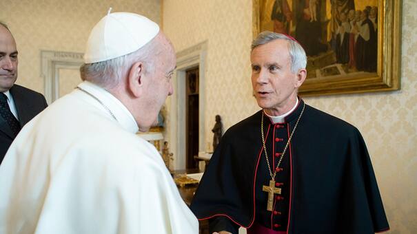El papa Francisco destituyó al obispo estadounidenses Joseph Strickland, crítico de su papado