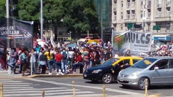 Nueva jornada de marchas y protestas en centro de la Ciudad de Buenos Aires: caos de tránsito