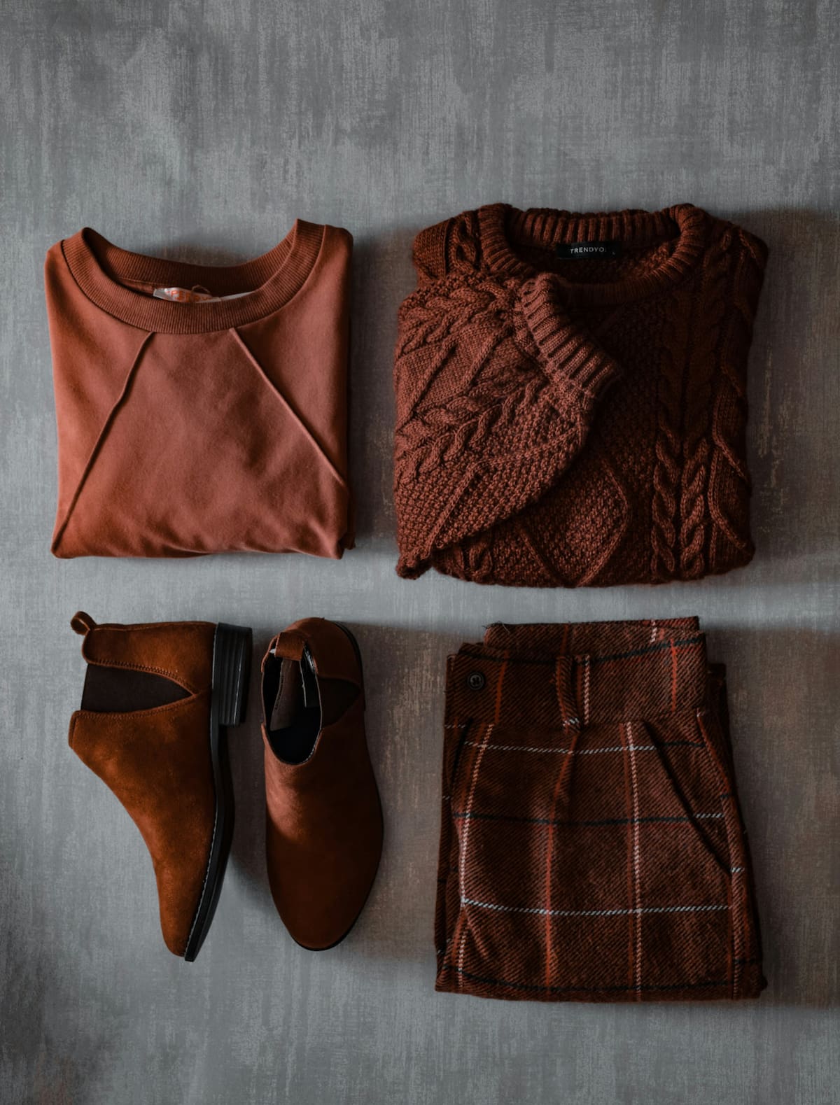 Moda, ropa marrón. Fuente: Unsplash