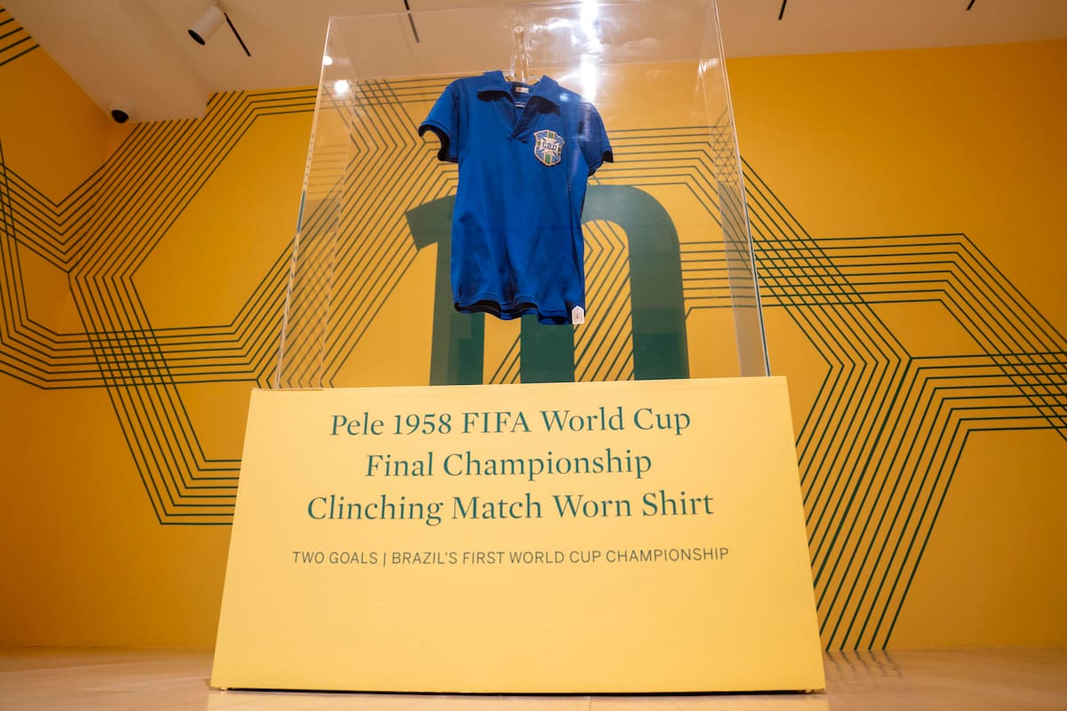Camiseta de Pelé del Mundial 58 que fue subastada.