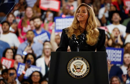 Beyoncé en un acto de Kamala Harris. Foto: Reuters