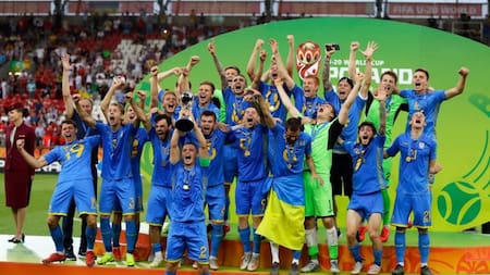 Festejo de Ucrania, campeón del Mundial Sub 20 de Polonia 2019