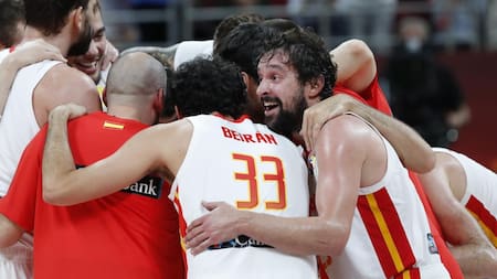 Mundial de Básquet: Festejo de España tras vencer a Australia en semifinales, REUTERS
