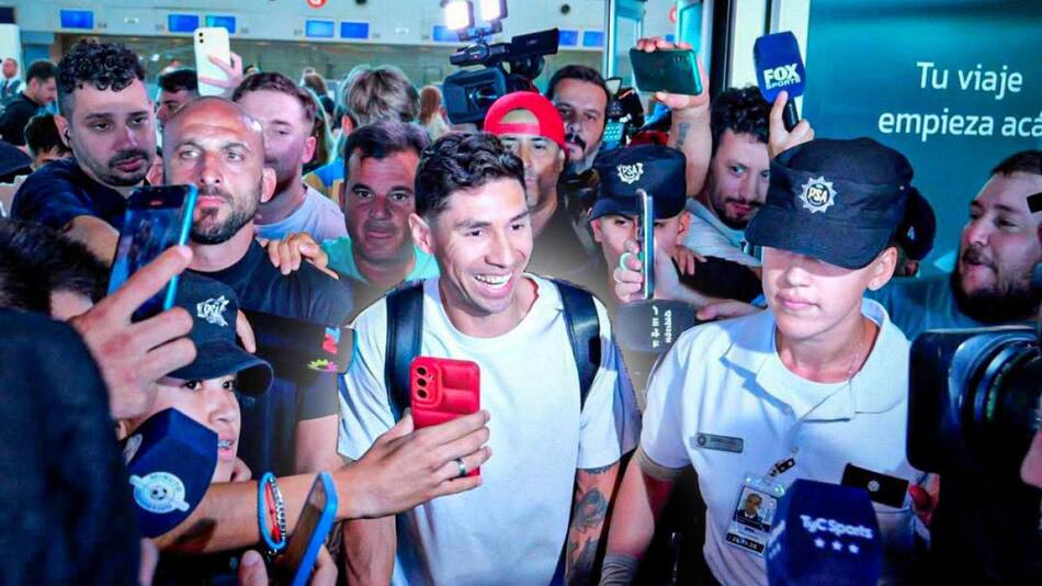 La llegada de Gonzalo Montiel a Argentina. Foto: X @facuestradaok.